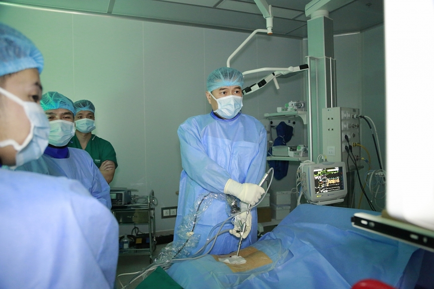 Đau vai gáy kéo dài có thể là dấu hiệu chèn ép tủy sống