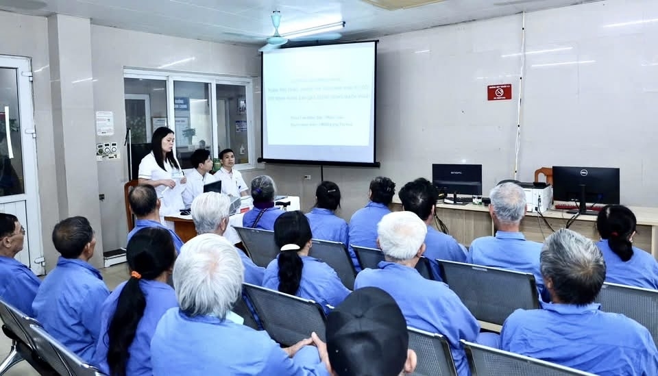 Hướng dẫn bệnh nhân sau đặt stent động mạch vành tại Bệnh viện đa khoa tỉnh Ninh Bình