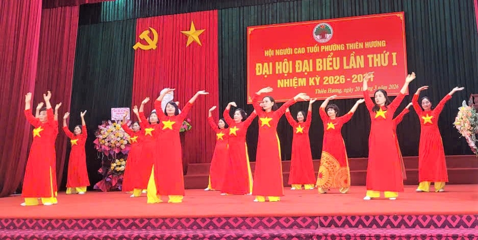 Tiết mục văn nghệ chào mừng Đại hội