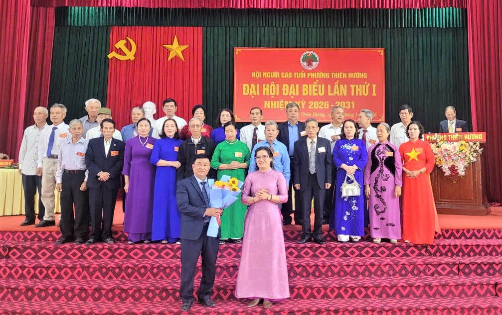 Ban Chấp hành Hội NCT phường Thiên Hương ta mắt Đại hội