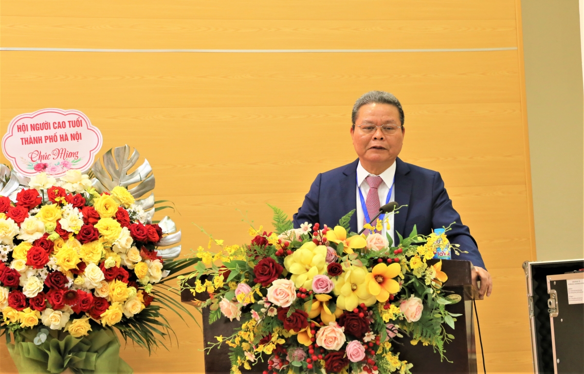 Ông Phạm Huy Giáp phát biểu