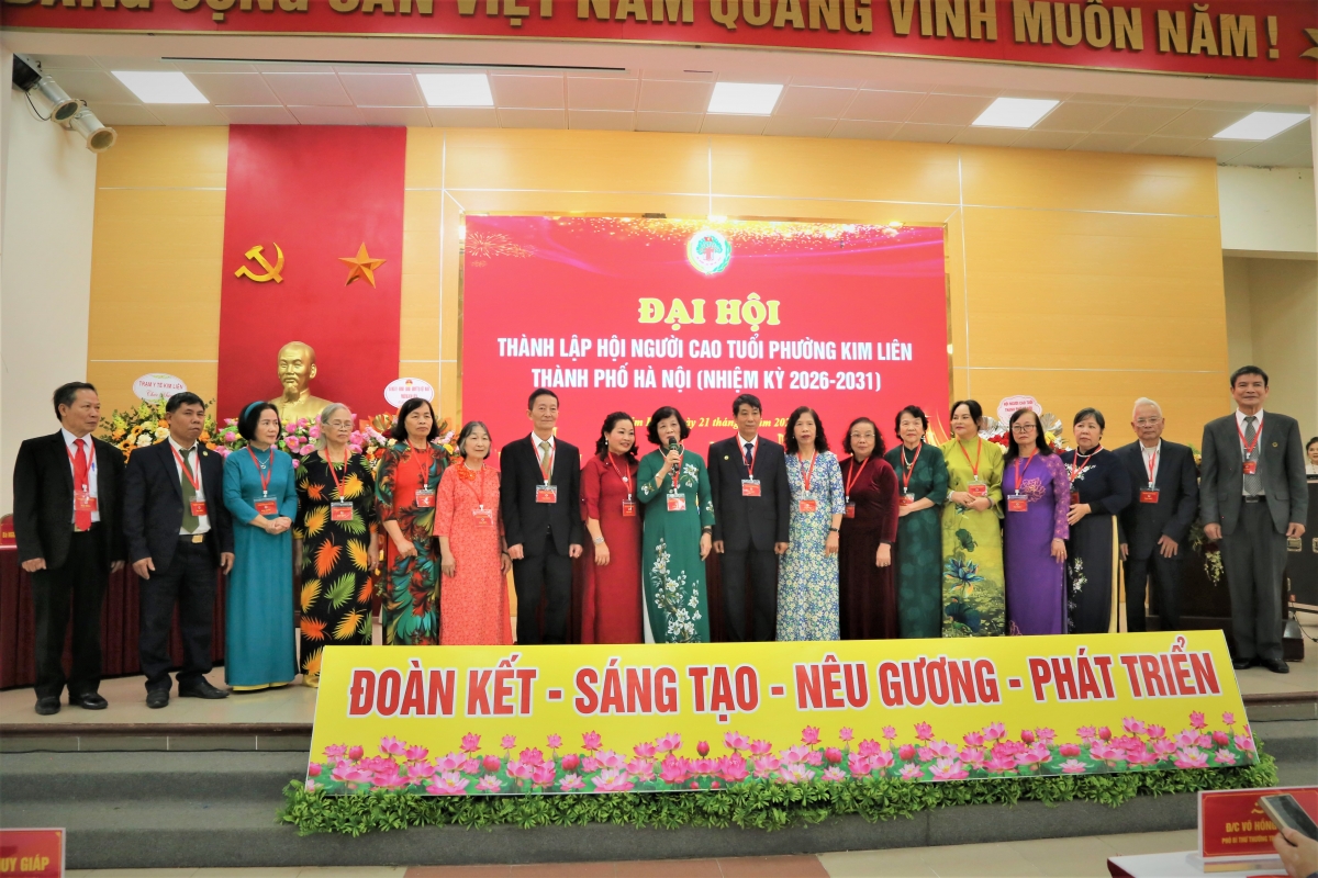 Ban Chấp hành Hội NCT phường Kim Liên ra mắt nhận nhiệm vụ