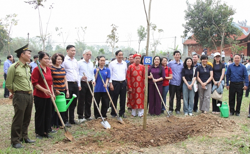 Phát động Ngày hội người cao tuổi trồng cây góp phần xây dựng Việt Nam xanh, bền vững