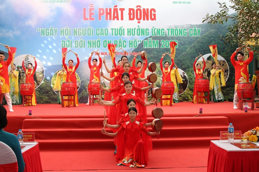 Phát động Ngày hội người cao tuổi trồng cây góp phần xây dựng Việt Nam xanh, bền vững