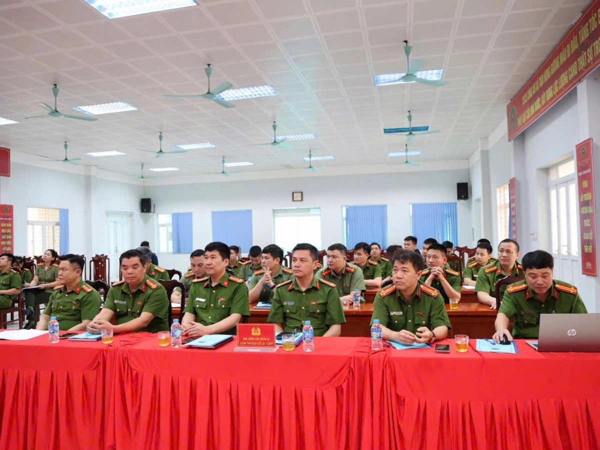 Quang cảnh Hội nghị triển khai phong trào thi đua “Vì an ninh Tổ quốc” năm 2026 và ký kết giao ước thi đua giữa 9 đơn vị Công an cơ sở