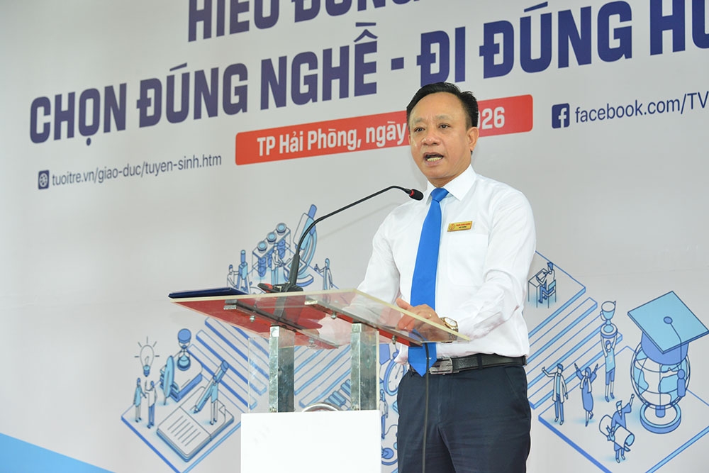 PGS.TS. Phạm Xuân Dương - Bí thư Đảng ủy, Hiệu trưởng Trường Đại học Hàng hải Việt Nam phát biểu khai mạc Ngày hội Tư vấn tuyển sinh - hướng nghiệp năm 2026