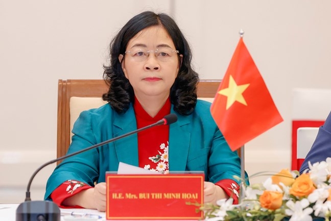 Bà Bùi Thị Minh Hoài - Ủy viên Bộ Chính trị, Bí thư Trung ương Đảng, Chủ tịch UBTƯ MTTQ Việt Nam phát biểu tại Hội đàm