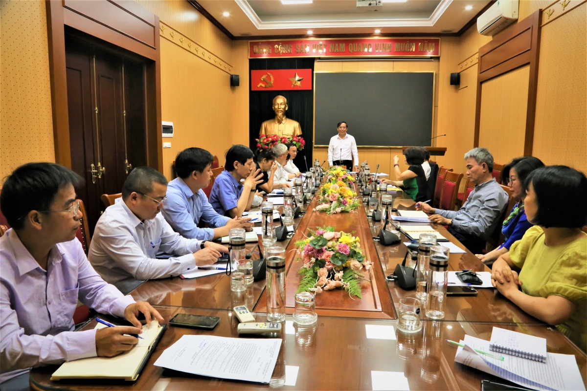 Chủ tịch Nguyễn Thanh Bình chủ trì cuộc họp