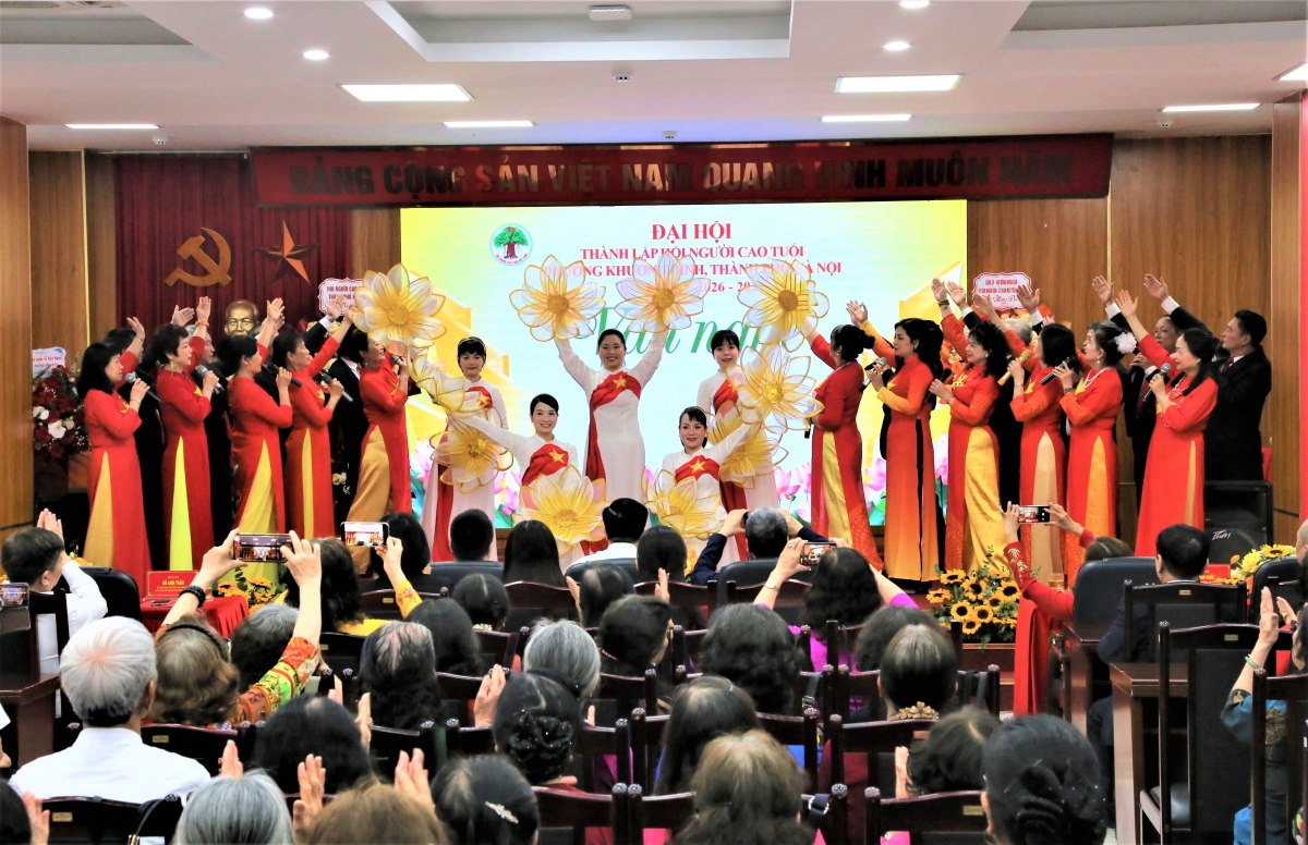 Tiết mục văn nghệ chào mừng Đại hội