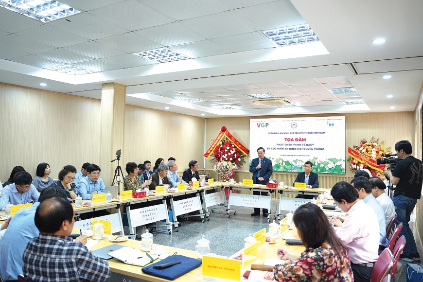 Phát triển kinh tế bạc từ góc nhìn an ninh phi truyền thống