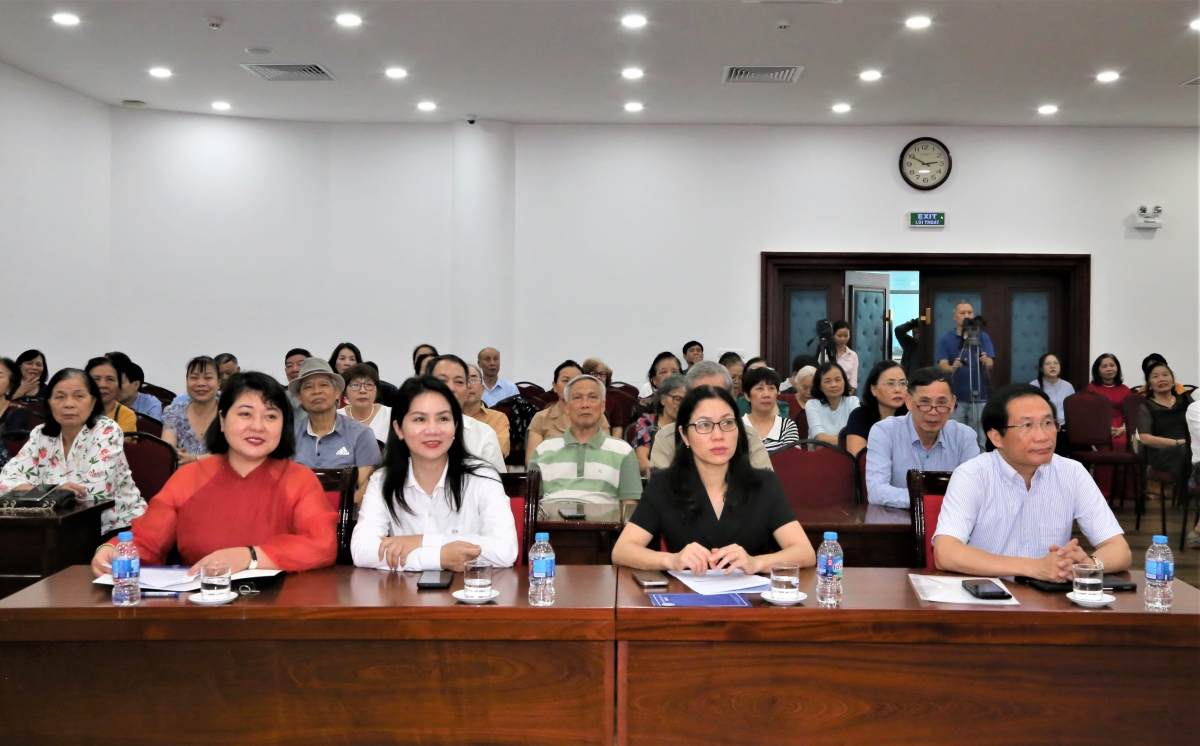 Các đại biểu tham dự buổi lễ