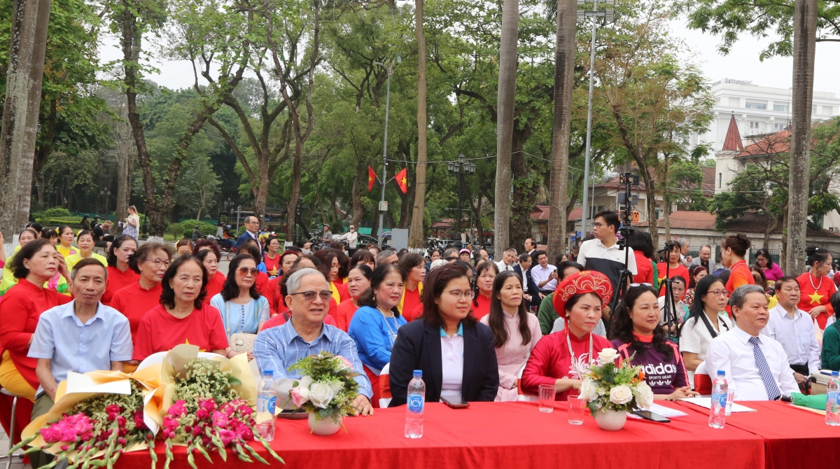 Các đại biểu tham dự chương trình