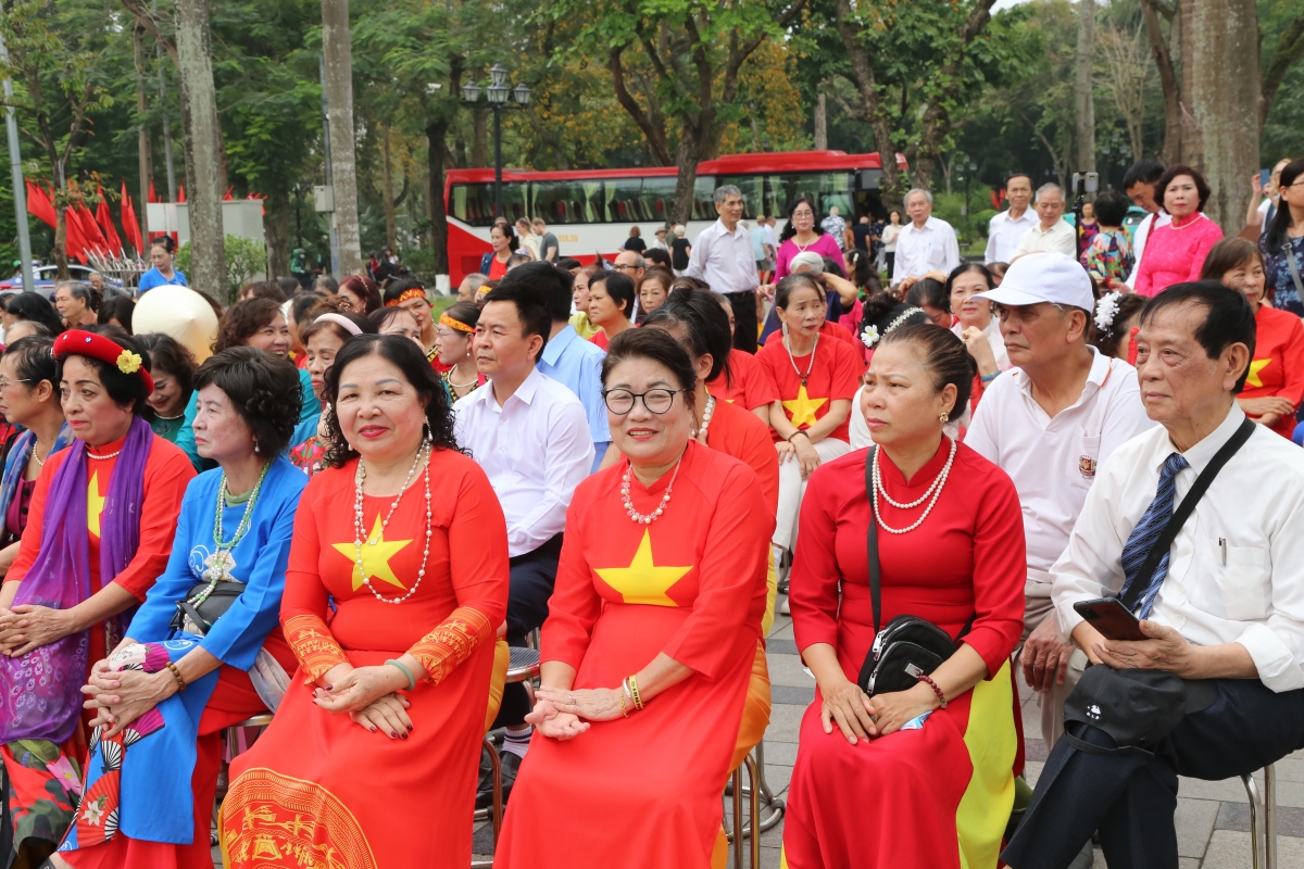 Đông đảo NCT tham gia chương trình