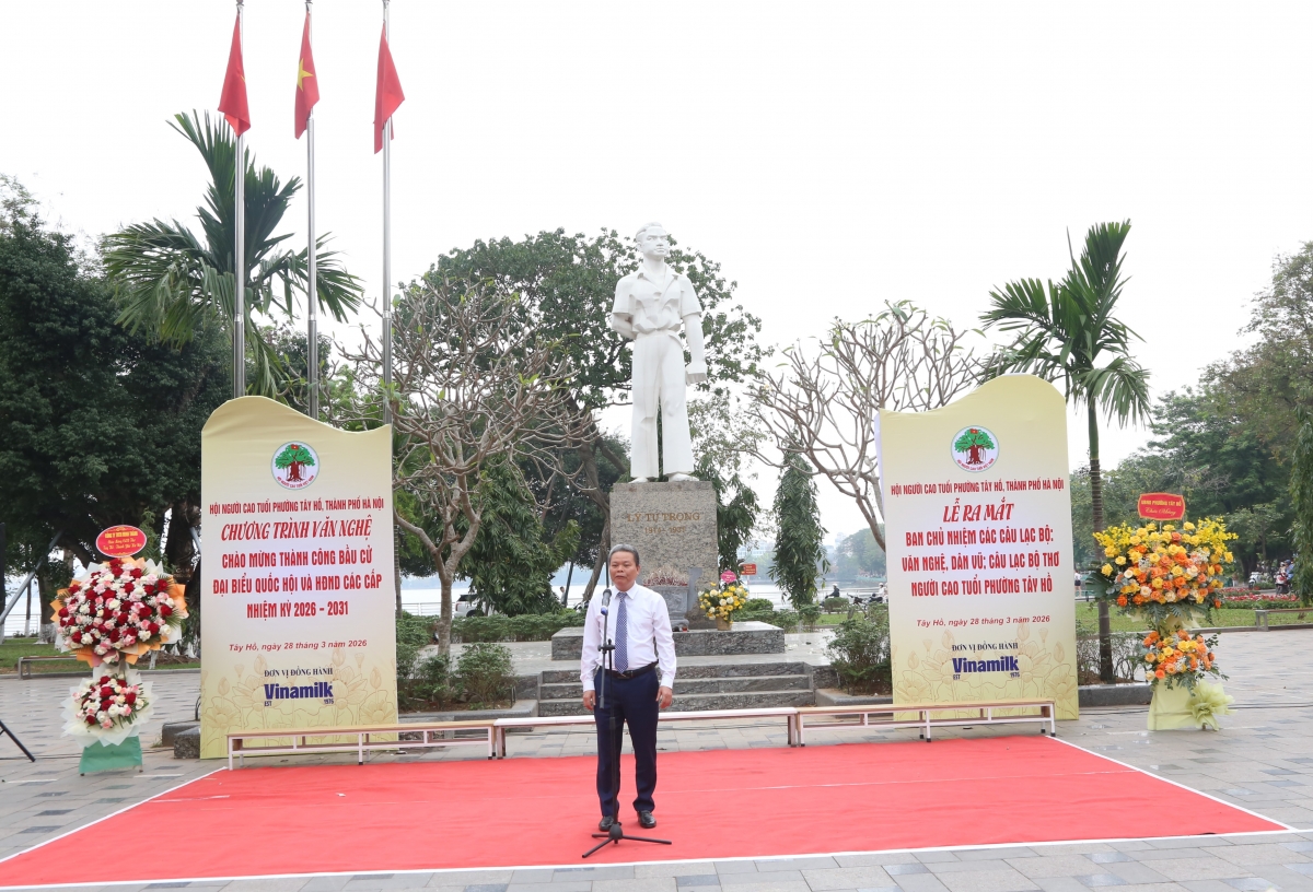 Ông Phạm Huy Giáp phát biểu