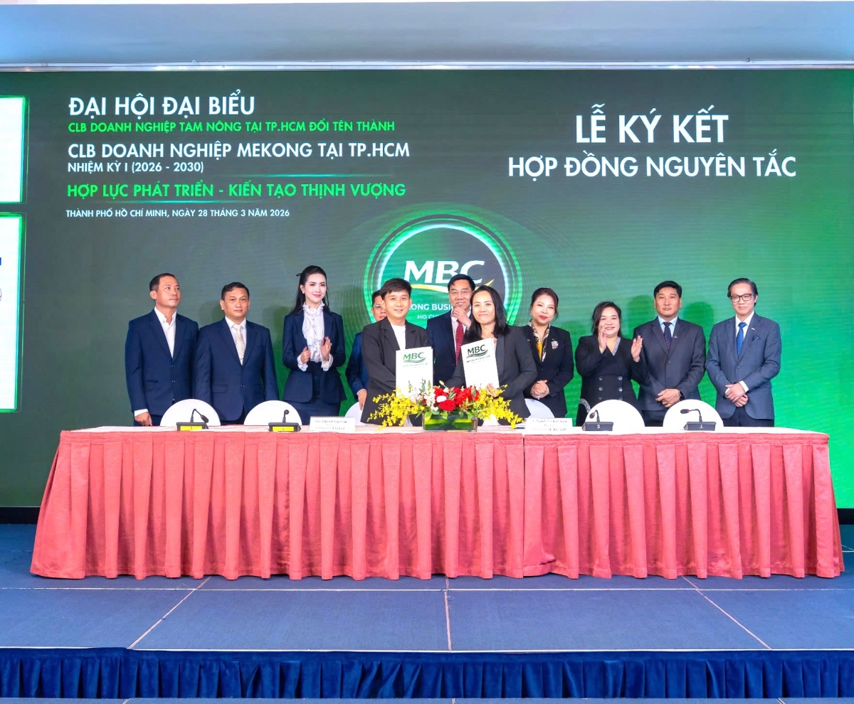 Doanh nghiệp ký kết hợp đồng hợp tác tại Đại hội CLB Doanh nghiệp Mekong