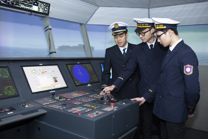 Hiện nay, trường Đại học Hàng hải Việt Nam đang đào tạo 50 chương trình đại học, 17 chương trình cao học và 8 chương trình tiến sĩ, với quy mô hơn 20.000 sinh viên. 