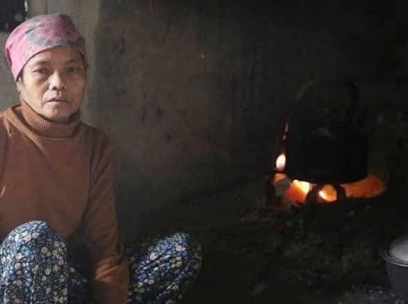 Bà Vũ Thị Biên không dám ước mình khỏi bệnh bởi những khó khăn cứ chồng chất mỗi ngày