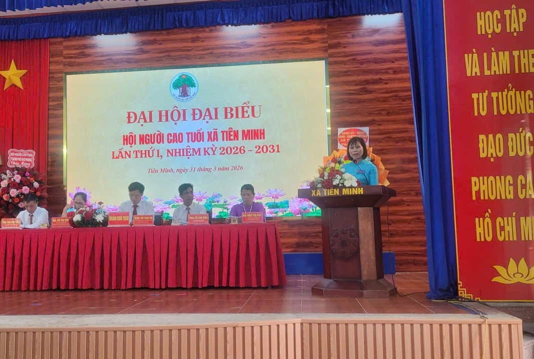 Bà Phạm Thị Xuân UV.BTV-PCT.UBND xã Tiên Minh phát biểu tại ĐH