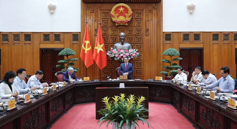 Thủ tướng Phạm Minh Chính chủ trì cuộc họp của Thường trực Chính phủ về công tác chuẩn bị triển khai dự án xây dựng kho dự trữ quốc gia dầu thô tại Nghi Sơn (Thanh Hóa)