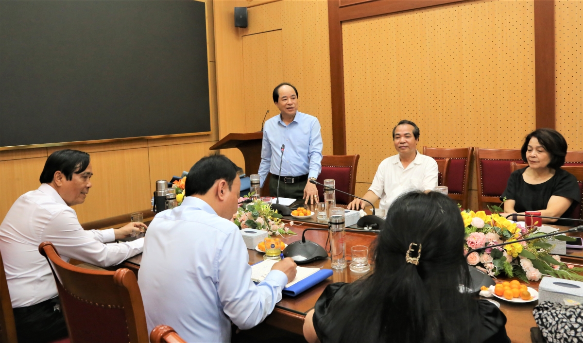 Đồng chí Trương Xuân Cừ phát biểu 