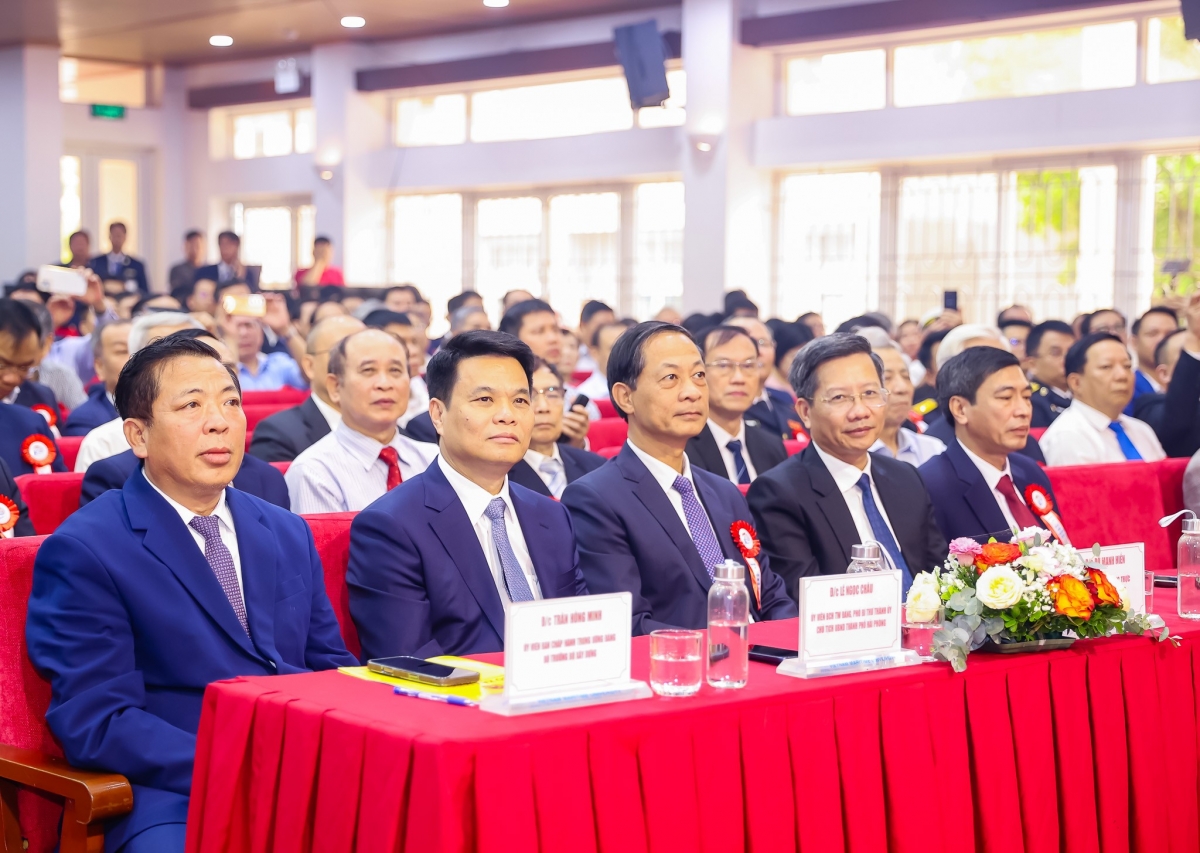 Các đại biểu tham dự buổi Lễ.