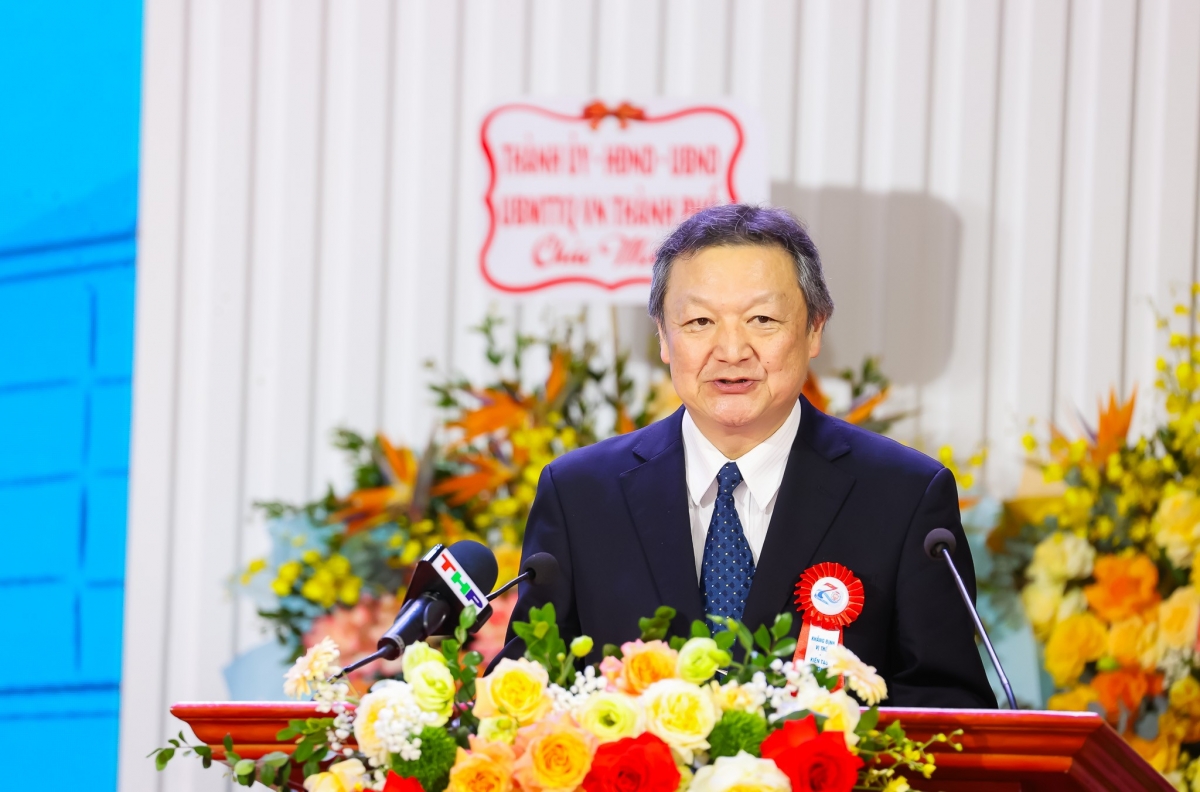 Toru Fujita, Phó Chủ tịch NS United Kaiun Kaisha, đại diện các đối tác quốc tế của Nhà trường, 