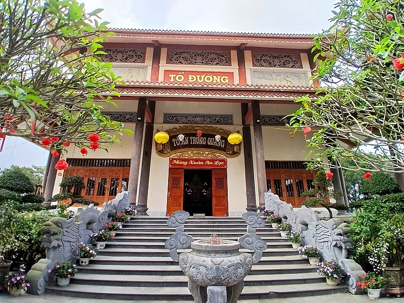 Khám phá Thiền viện Trúc Lâm bên dòng sông Mã