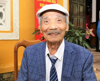 NSND Trần Hiếu: 92 tuổi vẫn hát bằng ký ức và niềm tin