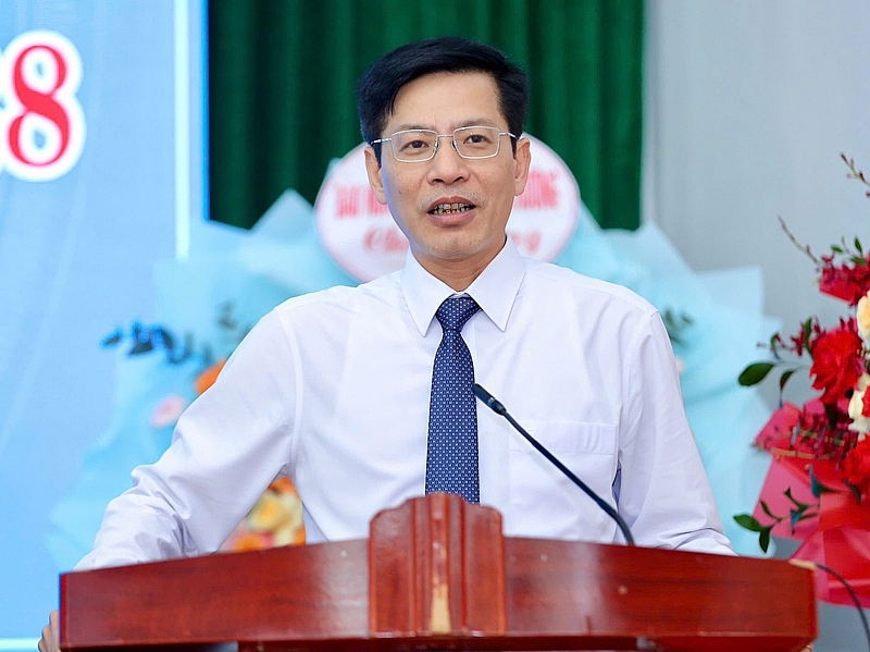 Ông Phạm Văn Báu, Giám đốc Báo và Đài Phát thanh, Truyền hình Thanh Hóa phát biểu tại hội nghị. Ảnh: Văn Thanh