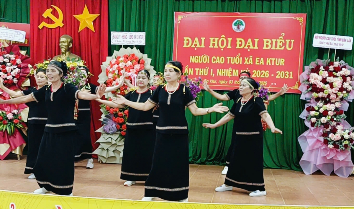  Văn nghệ chào mừng Đại hội