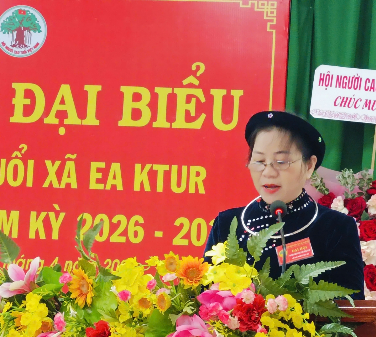 Bà Đinh Thị Lũn, Chủ tịch Hội NCT xã đọc diễn văn khai mạc ĐH