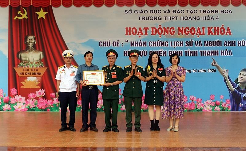 Lan tỏa lòng yêu nước cho thế hệ trẻ từ những nhân chứng lịch sử