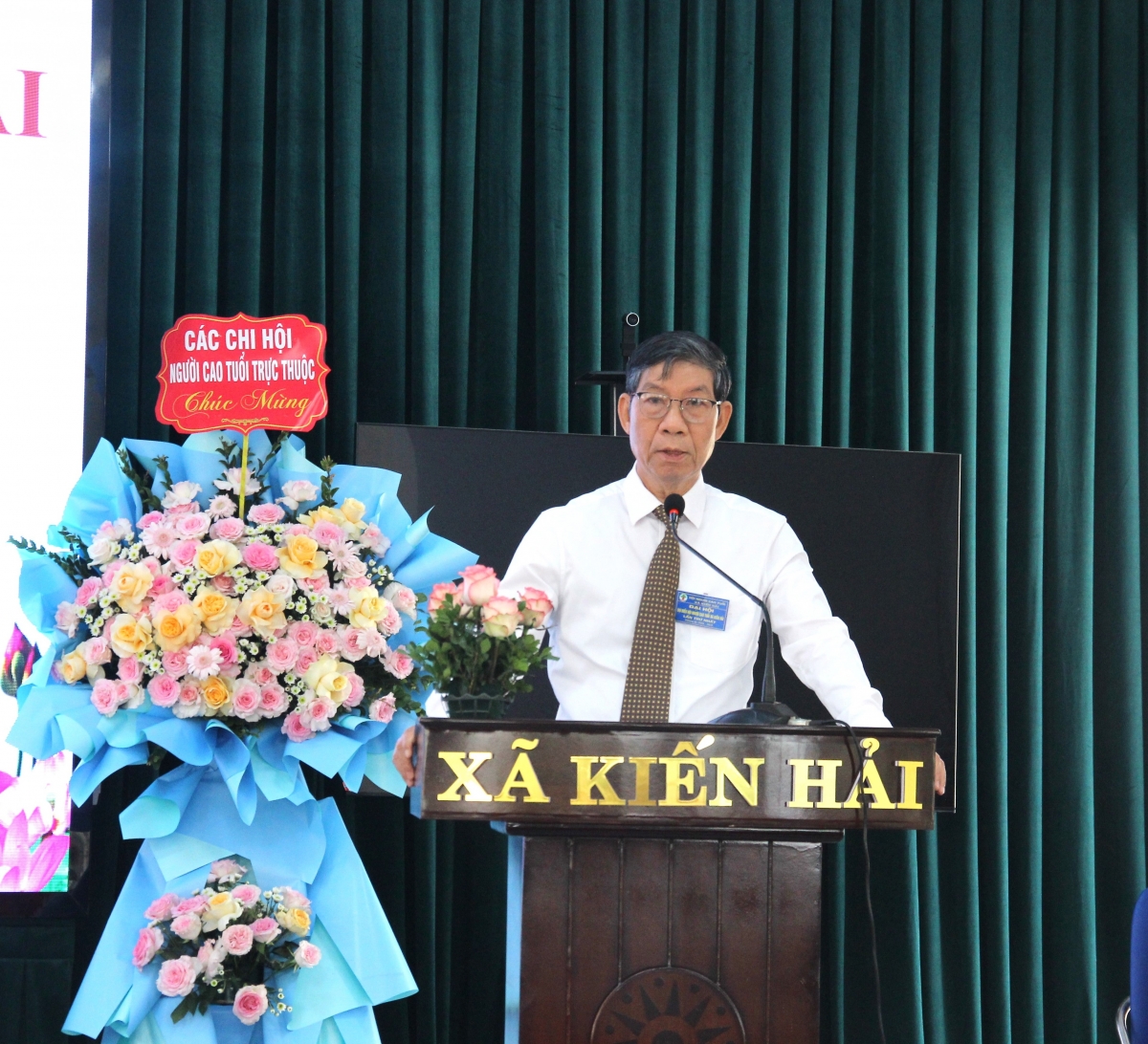 Lê Văn Nhã – Chủ tịch Hội Người cao tuổi thành phố Hải Phòng phát biểu chỉ đạo tại Đại hội.