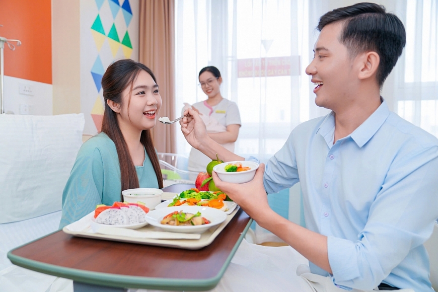 Thực đơn sau sinh được xây dựng bởi chuyên gia dinh dưỡng, đảm bảo cân bằng và phù hợp với thể trạng từng sản phụ.