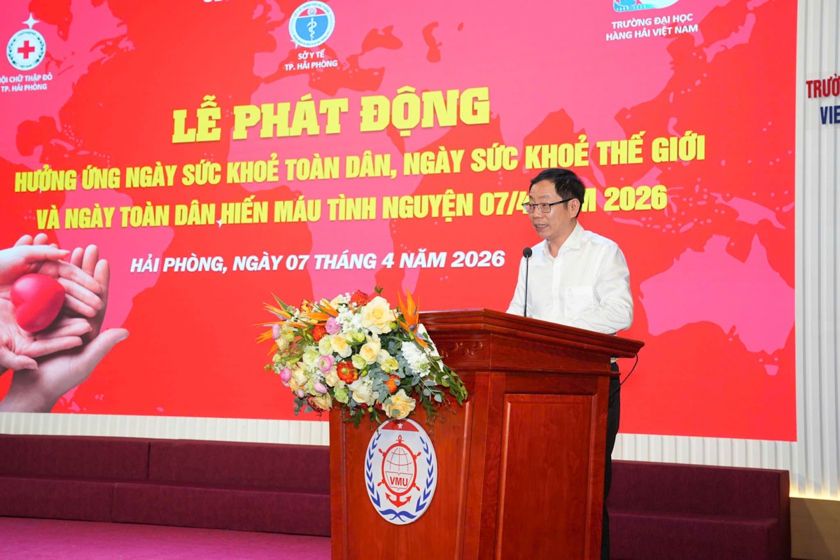 Phó Chủ tịch UBND thành phố Hải Phòng Vũ Tiến Phụng phát biểu tại buổi Lễ.