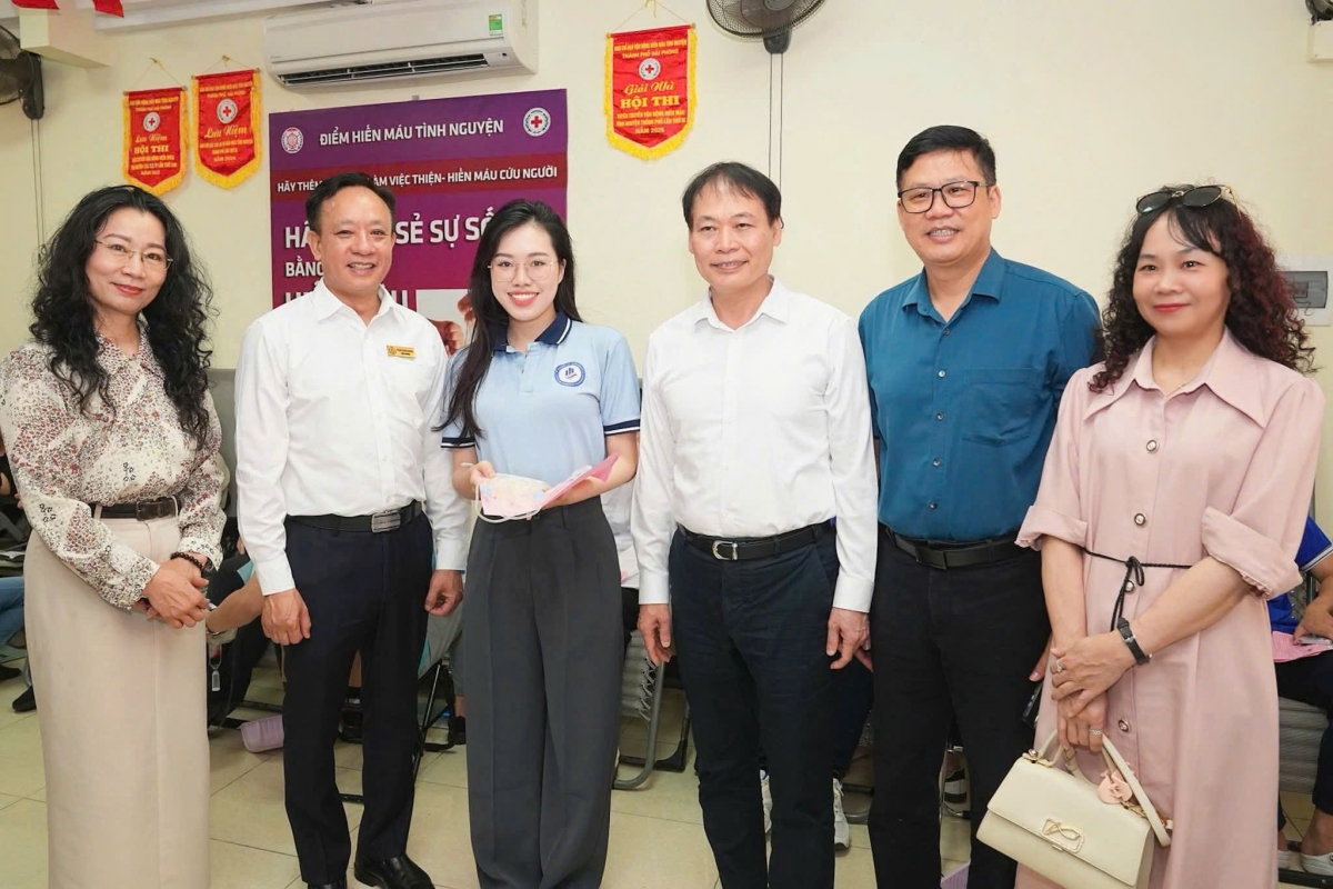 PGS.TS Phạm Xuân Dương đã trực tiếp hiến máu 60 lần, trở thành tấm gương tiêu biểu về trách nhiệm, nhân văn và tinh thần vì cộng đồng.