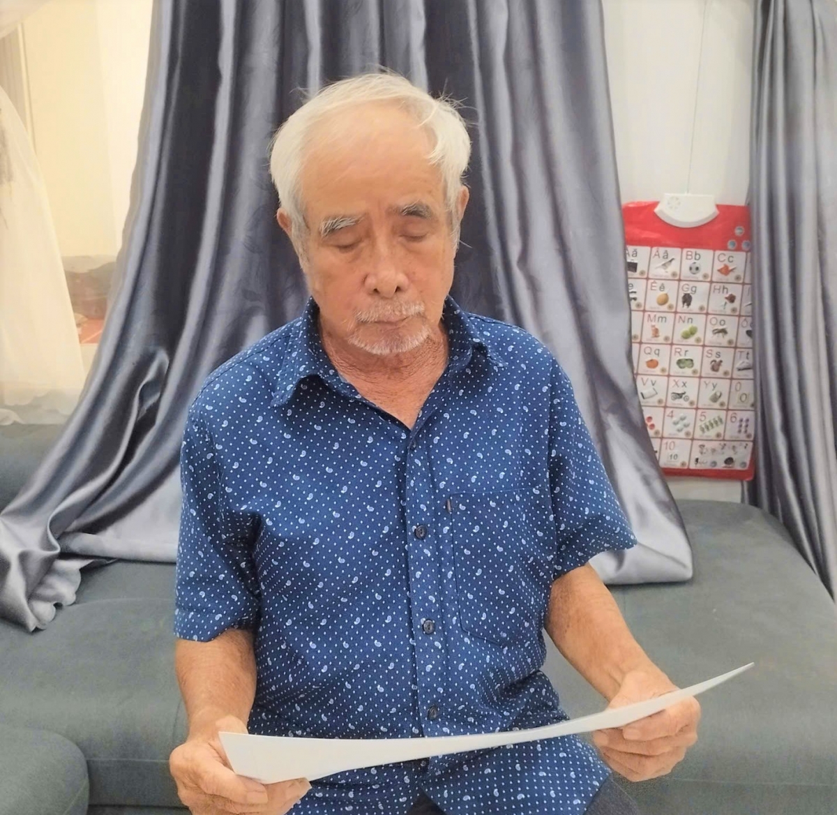 Ông Phạm Văn Nhiều thường xuyên nghiên cứu tài liệu để hiểu kỹ và triển khai hiệu quả các nhiệm vụ trọng tâm của Hội