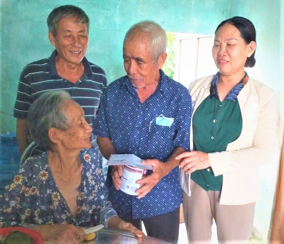 Ông Phạm Văn Nhiều thường xuyên quan tâm, chăm lo hội viên hoàn cảnh khó khăn