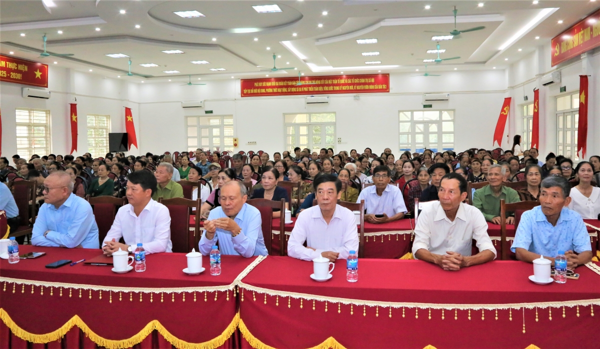 Các đại biểu tham dự tọa đàm