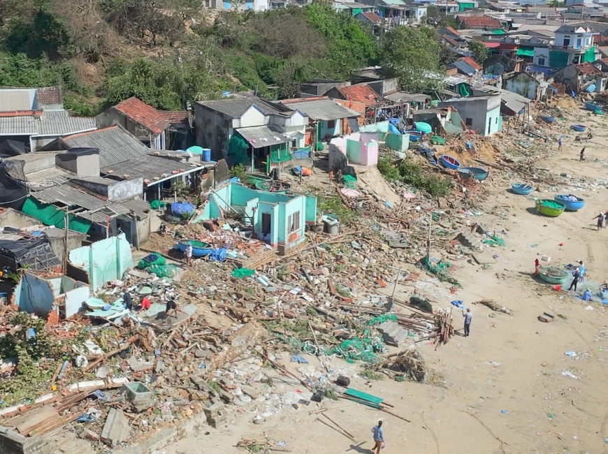 Làng chài ấy từng trù phú sung túc bên mép biển