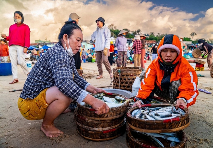 Làng chài ấy từng trù phú sung túc bên mép biển