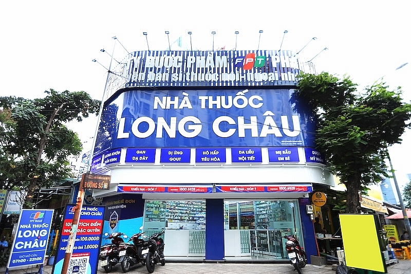 Hệ thống nhà thuốc và trung tâm tiêm chủng Long Châu hiện phục vụ gần 33 triệu khách hàng, tương đương ⅓ dân số Việt Nam