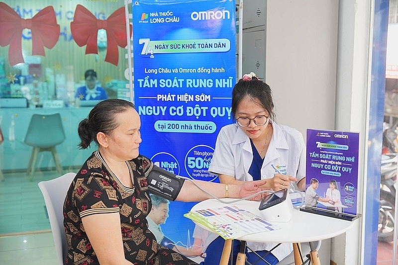 Từ ngày 05/04, Long Châu triển khai chương trình tầm soát rung nhĩ miễn phí tại 200 nhà thuốc trên toàn quốc