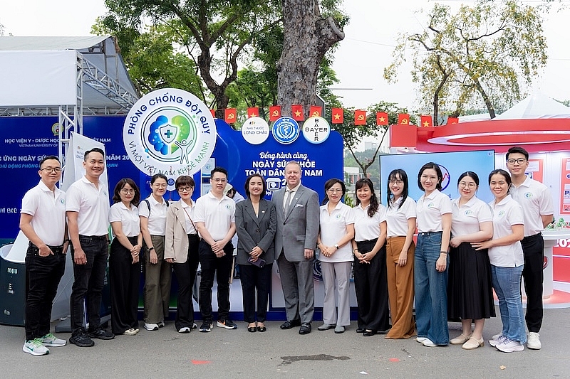 Long Châu, Bayer thúc đẩy hợp tác công - tư, giúp người dân tiếp cận dịch vụ y tế dự phòng đột quỵ ngay từ tuyến đầu