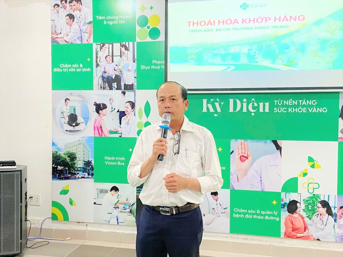 Bác sỹ Trương Ngọc Trung tư vấn sức khỏe cho NCT