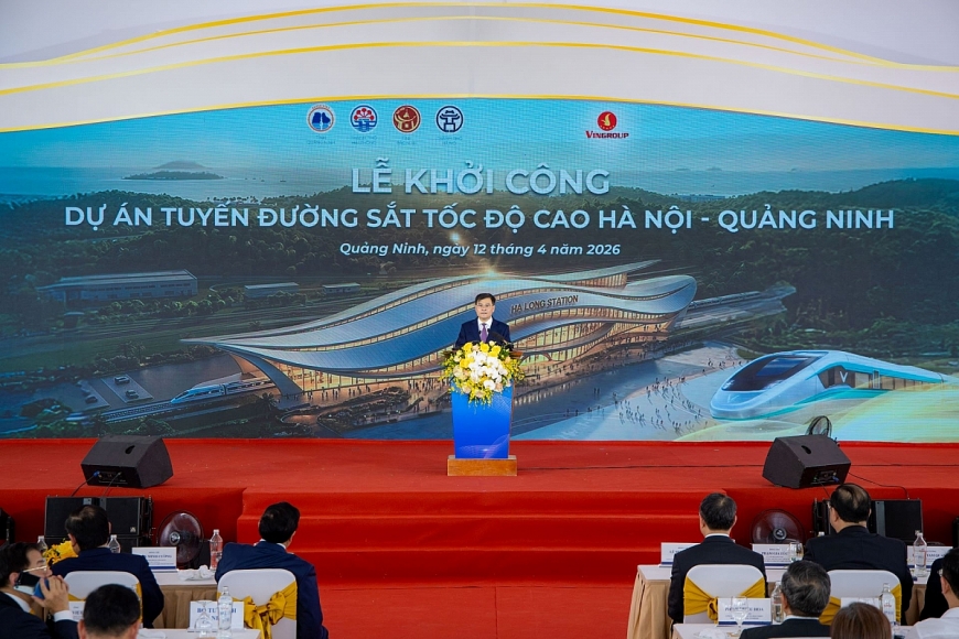 Ông Bùi Văn Khắng, Phó Bí thư Tỉnh ủy, Chủ tịch Ủy ban nhân dân tỉnh Quảng Ninh phát biểu tại lễ khởi công dự án tuyến đường sắt tốc độ cao Hà Nội - Quảng Ninh