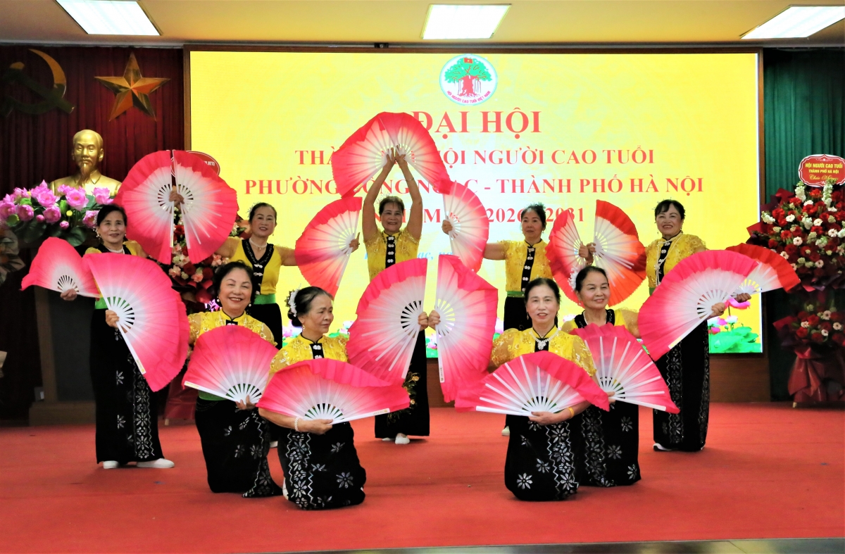 Tiết mục văn nghệ chào mừng Đại hội