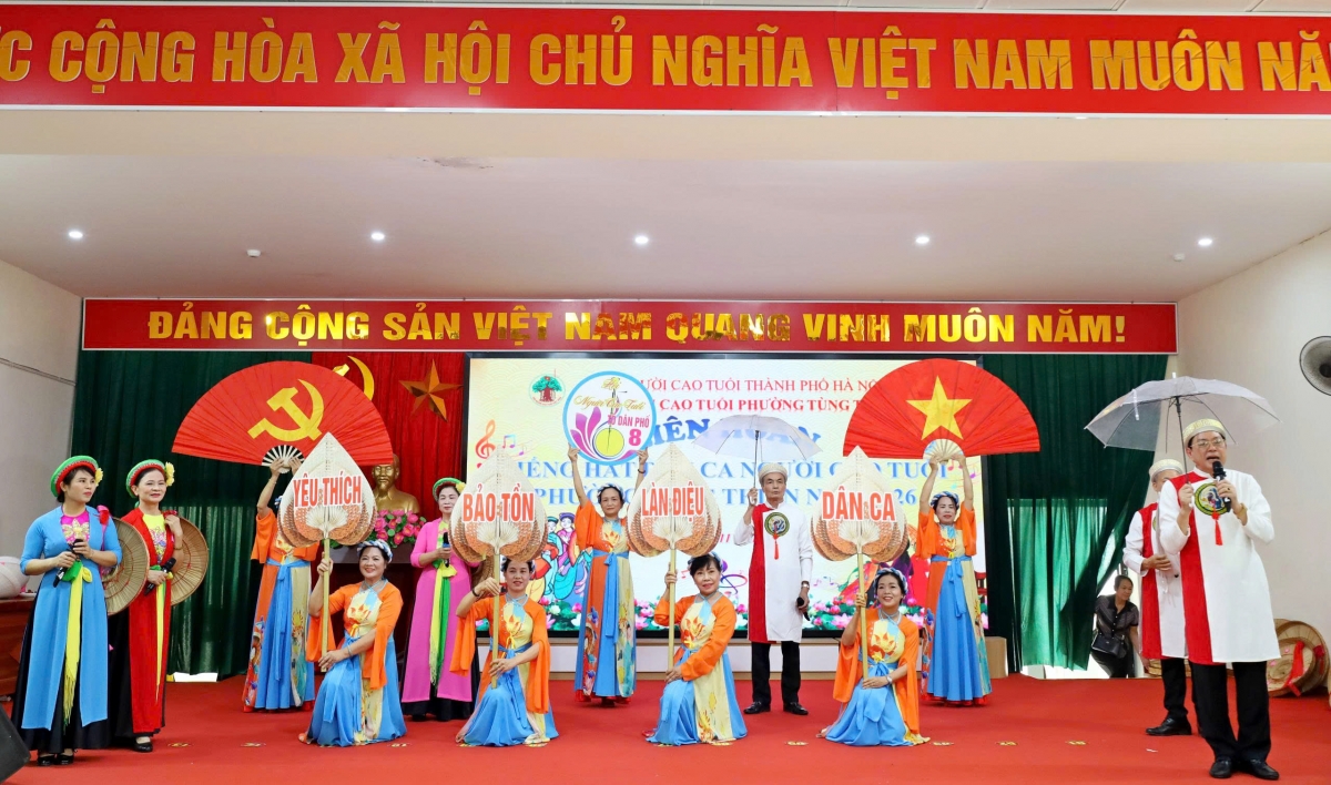 Phường Tùng Thiện, TP Hà Nội: Khi người cao tuổi hát dân ca…