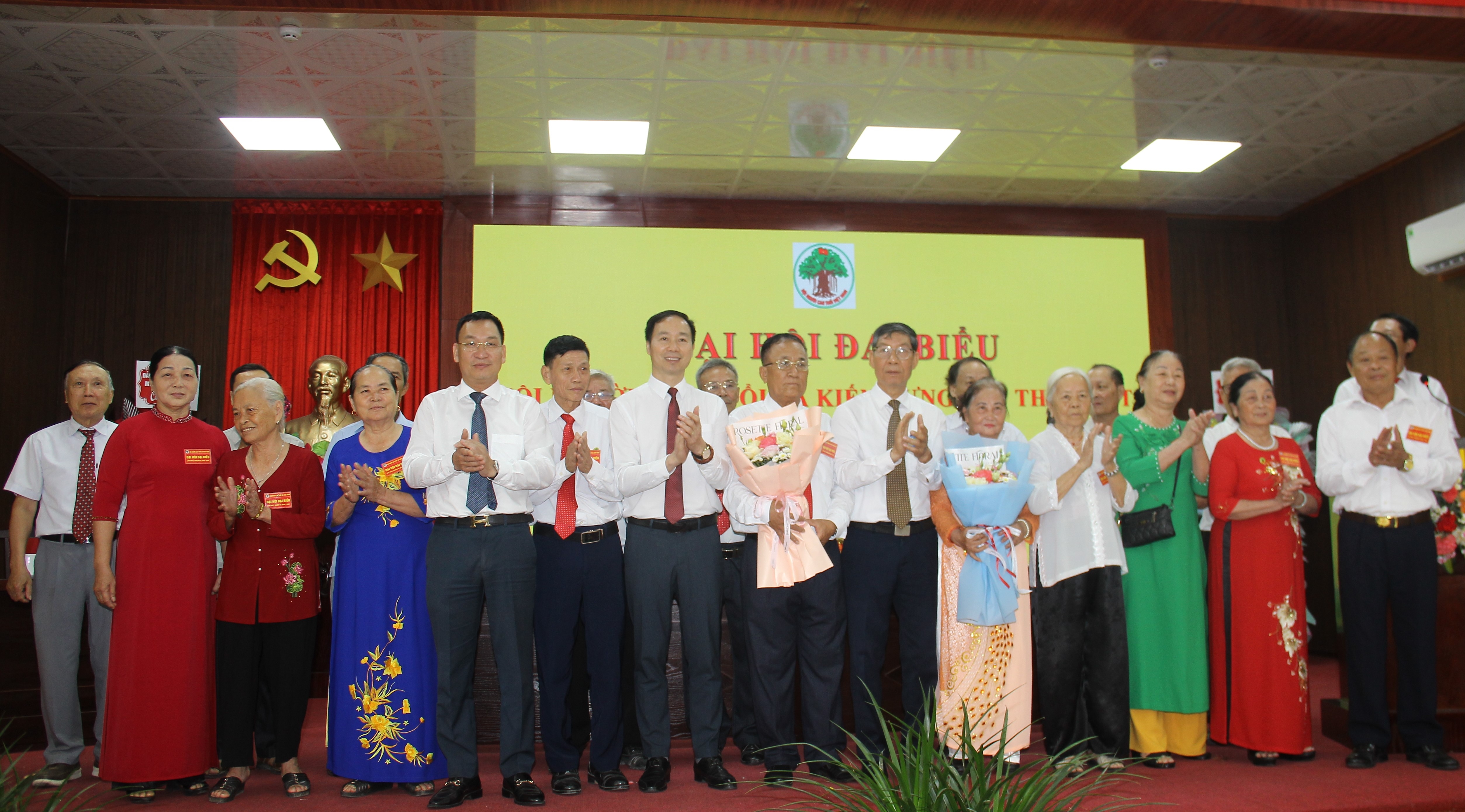 Với tinh thần đoàn kết, đổi mới và trách nhiệm, Đại hội tin tưởng Ban Chấp hành nhiệm kỳ mới sẽ tiếp tục phát huy truyền thống, đưa công tác Hội ngày càng phát triển vững mạnh, góp phần xây dựng xã Kiến Hưng ngày càng giàu đẹp, văn minh.