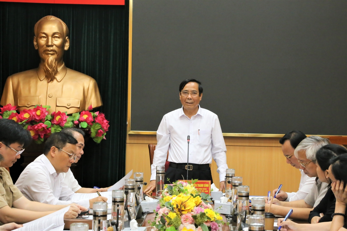 Chủ tịch Nguyễn Thanh Bình chủ trì cuộc họp